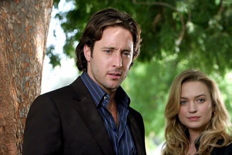 Alex O'Loughlin, Sophia Myles - Moonlight - Season 1 - Photos