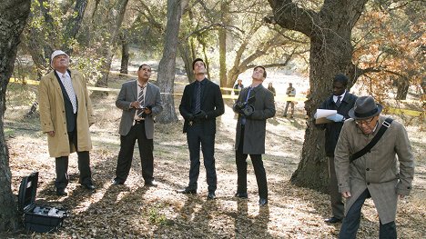 G. W. Bailey, Raymond Cruz, Daniel di Tomasso, Phillip P. Keene, Michael Paul Chan - Major Crimes - Aus heiterem Himmel - Filmfotos