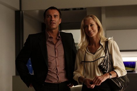 Julian McMahon, Joely Richardson - Kés/alatt - Season 6 - Filmfotók