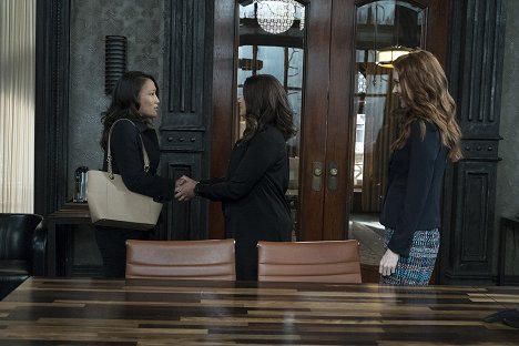 Tina Huang, Katie Lowes, Darby Stanchfield - Scandal - Watch Me - Kuvat elokuvasta