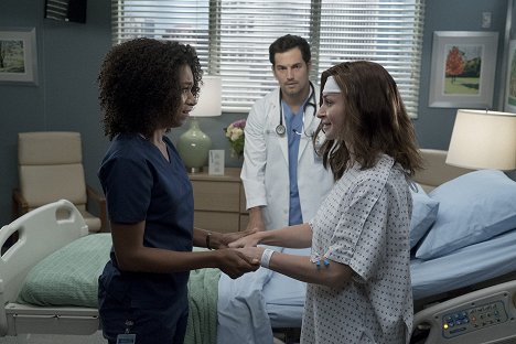 Kelly McCreary, Giacomo Gianniotti, Caterina Scorsone - Grey's Anatomy - Ain't That a Kick in the Head - Photos