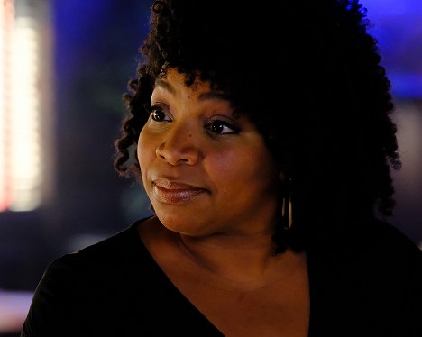 Kimberly Hebert Gregory - Kevin (Probably) Saves the World - Pilot - Van film