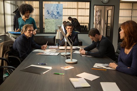 William Fichtner, Lara Rossi, Marc Lavoine, Richard Flood, Gabriella Pession - Bez hraníc - Everybody Will Know - Z filmu