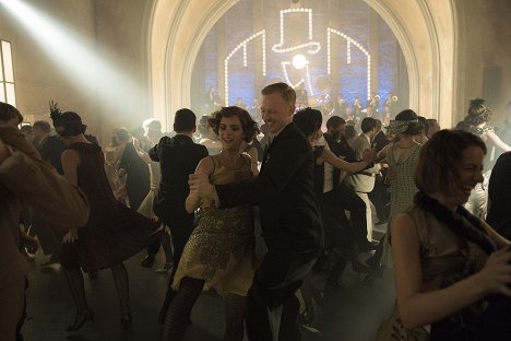 Liv Lisa Fries - Babylon Berlin - Episode 2 - Filmfotos