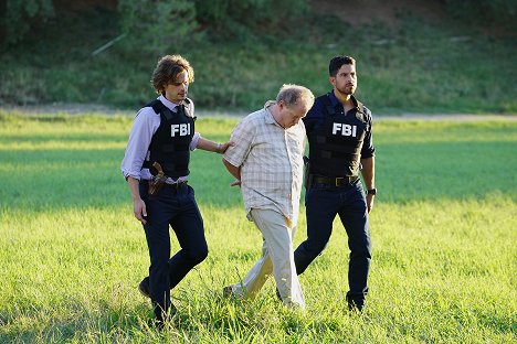 Matthew Gray Gubler, Adam Rodriguez - Mentes criminales - The Bunker - De la película