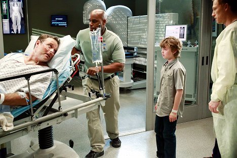 Michael Buie, Kyle Red Silverstein, Kevin McKidd - Grey's Anatomy - Can't Fight This Feeling - Photos