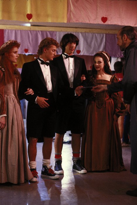 Kimberley Kates, Alex Winter, Keanu Reeves, Diane Franklin, George Carlin - Bill & Ted's Excellent Adventure - Photos