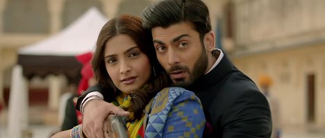 Sonam Kapoor, Fawad Khan - Khoobsurat - Z filmu