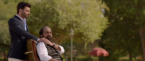 Fawad Khan, Amir Raza Hussain - Khoobsurat - Van film