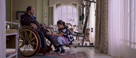 Amir Raza Hussain, Sonam Kapoor - Khoobsurat - Van film