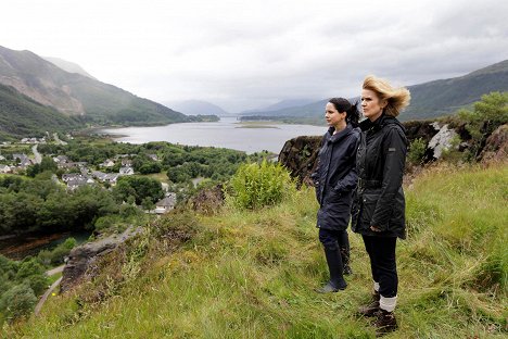 Laura Fraser, Siobhan Finneran - The Loch - Episode 1 - Photos