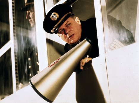 Charles Durning - Hindenburg - De la película