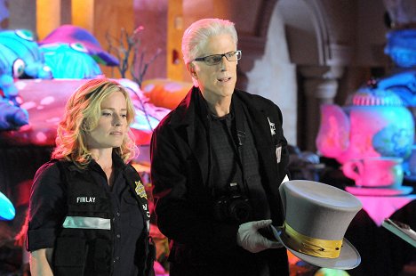 Elisabeth Shue, Ted Danson - CSI: Crime Scene Investigation - Malice in Wonderland - Photos