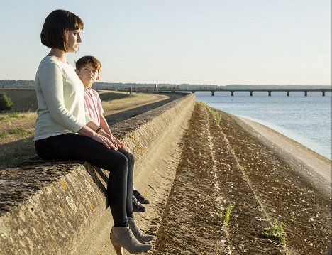 Ruth Bradley, Billy Jenkins - Humans - Confrontations - Film