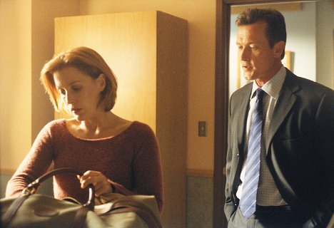Gillian Anderson, Robert Patrick - The X-Files - Roadrunners - Van film