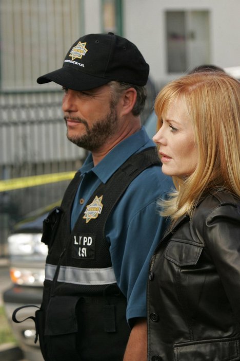 William Petersen, Marg Helgenberger - CSI - Den Tätern auf der Spur - Im Kugelhagel, Teil 1 - Filmfotos