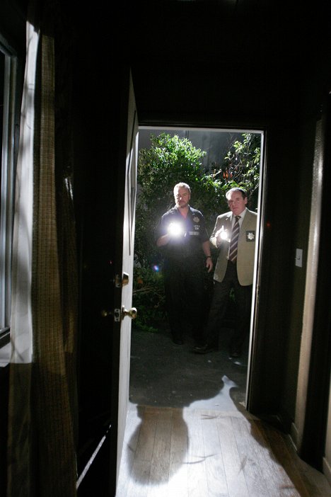 William Petersen, Paul Guilfoyle - CSI: Crime Scene Investigation - Werewolves - Photos
