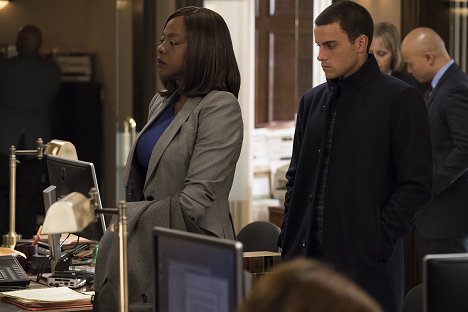 Viola Davis, Jack Falahee - How to Get Away with Murder - Stay Strong, Mama - Photos