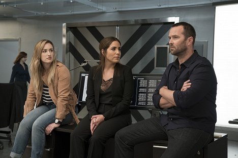 Ashley Johnson, Audrey Esparza, Sullivan Stapleton - Blindspot: Mapa zbrodni - Back to the Grind - Z filmu