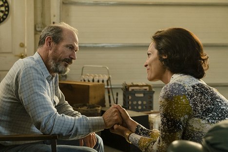 Toby Huss, Annabeth Gish - Halt and Catch Fire - A Connection Is Made - Filmfotos