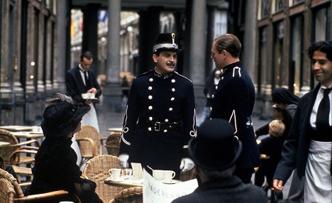 Anna Chancellor, David Suchet, Jonathan Hackett - Hercule Poirot - The Chocolate Box - Film