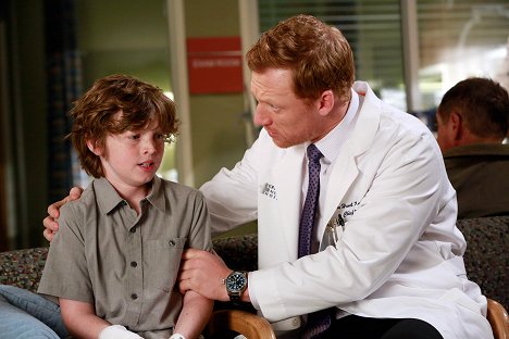 Kyle Red Silverstein, Kevin McKidd - Grey's Anatomy - She's Killing Me - Photos