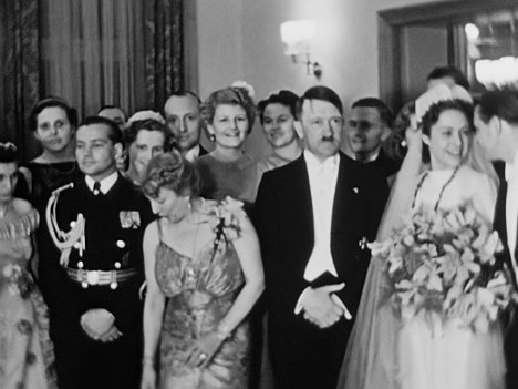 Adolf Hitler - Hitlerova kronika - Z filmu