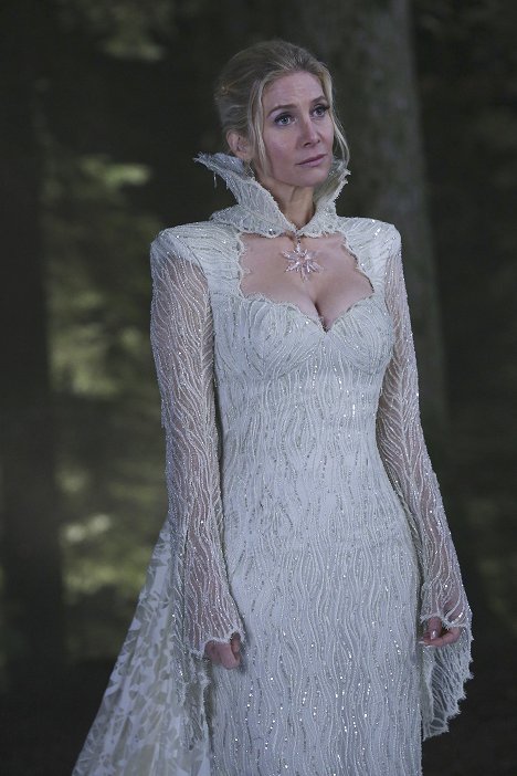 Elizabeth Mitchell - Once Upon a Time - Breaking Glass - Photos