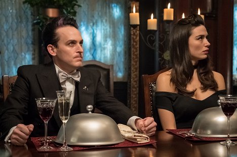 Robin Lord Taylor, Crystal Reed - Gotham - Let Them Eat Pie - Photos
