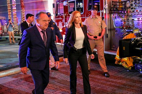 Paul Guilfoyle, Marg Helgenberger - CSI: Crime Scene Investigation - Immortality, Part 1 - Kuvat elokuvasta