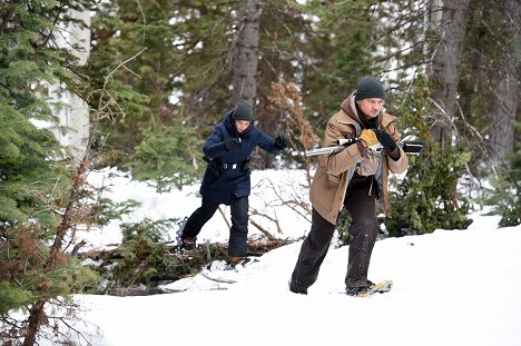Elizabeth Olsen, Jeremy Renner - Wind River - Tod im Schnee - Filmfotos