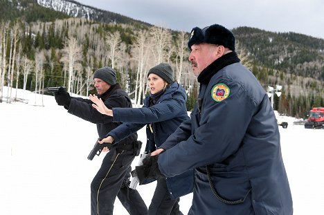 Hugh Dillon, Elizabeth Olsen, Graham Greene - Wind River - Tod im Schnee - Filmfotos