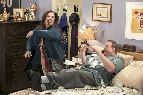 Melissa McCarthy, Billy Gardell - Mike & Molly - The Dice Lady Cometh - Photos