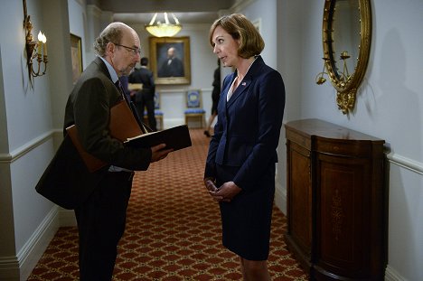 Richard Schiff, Allison Janney - Mom - Pure Evil and a Free Piece of Cheesecake - Photos
