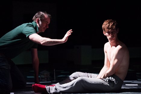 Paul Ritter, Luke Treadaway - The Curious Incident of the Dog in the Night-Time - Filmfotos