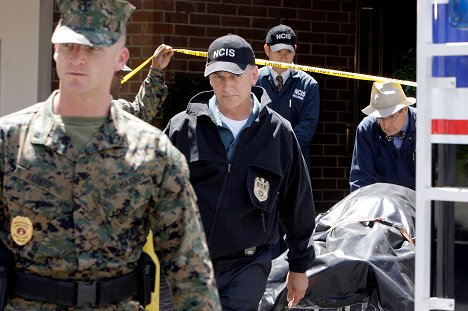 Mark Harmon, David McCallum - NCIS: Naval Criminal Investigative Service - Collateral Damage - Photos
