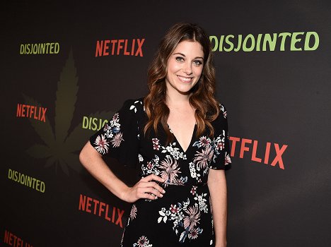 Netflix 'Disjointed' Dispensary Activation and Premiere Screening with Reception on August 24, 2017 - Elizabeth Alderfer - Disjointed - Season 1 - Z akcí
