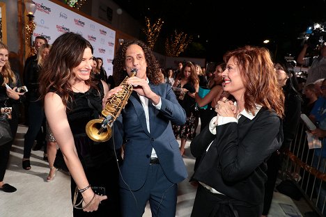 The Premiere of A Bad Moms Christmas in Westwood, Los Angeles on October 30, 2017 - Kathryn Hahn, Kenny G, Susan Sarandon - Mães à Solta 2 - De eventos
