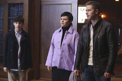 Jared Gilmore, Ginnifer Goodwin, Josh Dallas - Once Upon a Time - Heroes and Villains - Kuvat elokuvasta