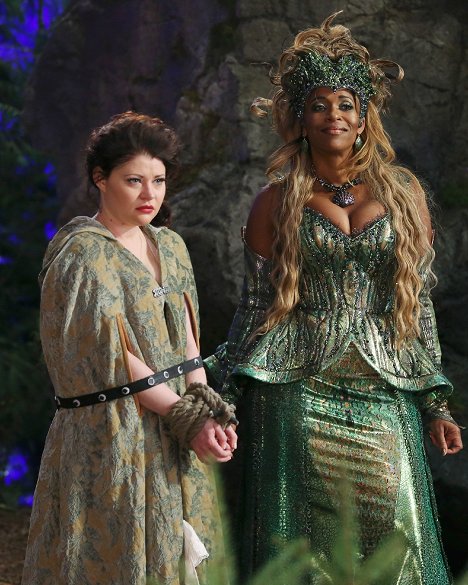 Emilie de Ravin, Merrin Dungey - Once Upon a Time - Heroes and Villains - Photos