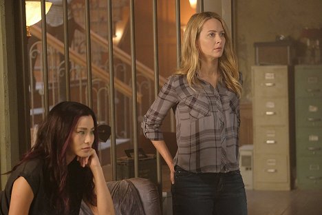 Jamie Chung, Amy Acker - The Gifted - eXit strategy - Photos