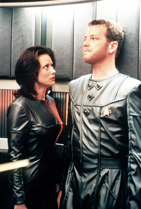 Claire Rankin, Robert Duncan McNeill - Star Trek - Raumschiff Voyager - Alice - Filmfotos