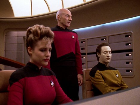 Pamela Winslow, Patrick Stewart, Brent Spiner - Star Trek: The Next Generation - Face of the Enemy - Photos