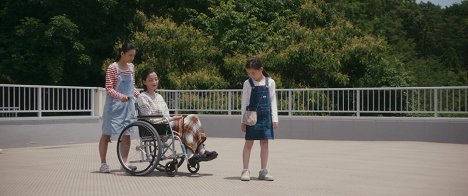 Hana Sugisaki, 宮沢りえ, 伊東蒼 - Ju o wakasu hodo no acui ai - Film