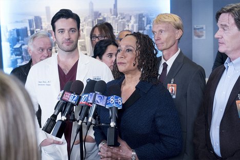 Colin Donnell, S. Epatha Merkerson