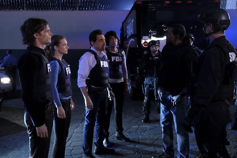 Matthew Gray Gubler, A.J. Cook, Joe Mantegna, Aisha Tyler - Mentes criminales - The Storm - De la película