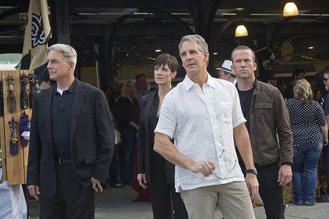 Mark Harmon, Zoe McLellan, Scott Bakula, Lucas Black - NCIS : Enquêtes spéciales - Le Privilégié : 1re partie - Film