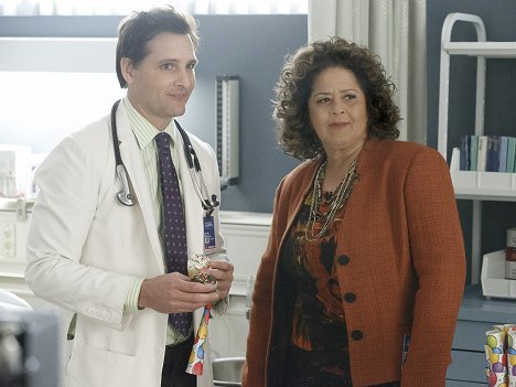 Peter Facinelli, Anna Deavere Smith - Nurse Jackie - Der Kreislauf des Lebens - Filmfotos