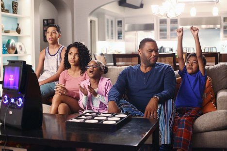 Marcus Scribner, Yara Shahidi, Marsai Martin, Anthony Anderson, Miles Brown - Black-ish - Colored Commentary - Z filmu