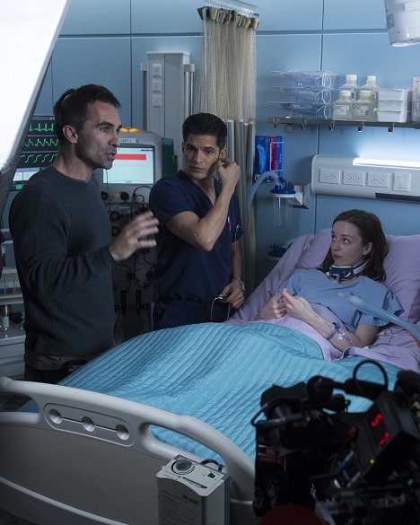 Nestor Carbonell, Nicholas Gonzalez, Kacey Rohl - The Good Doctor - Apple - Making of